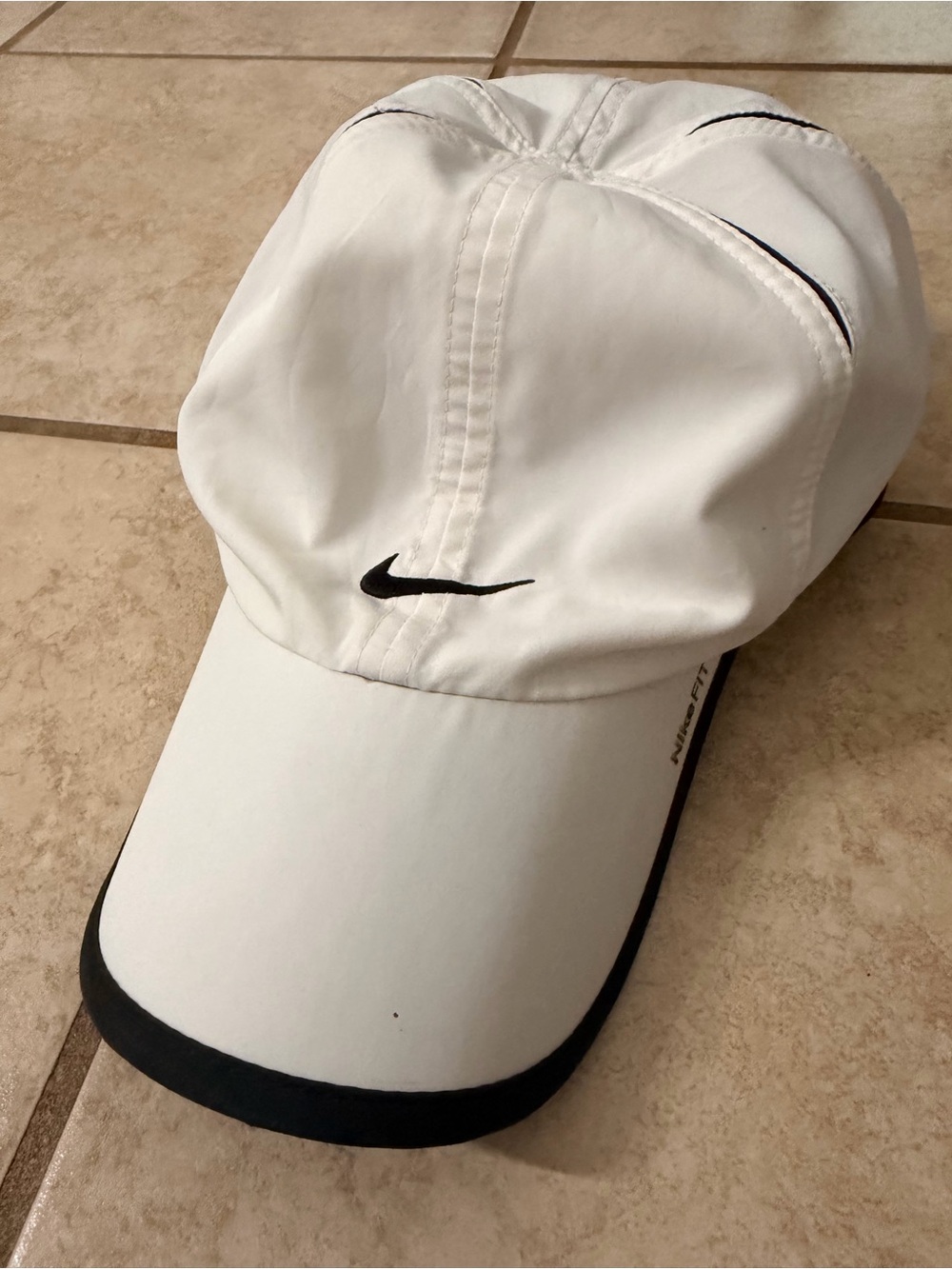 EUC Nike Featherlight Dri-FIT White & Black Running Cap